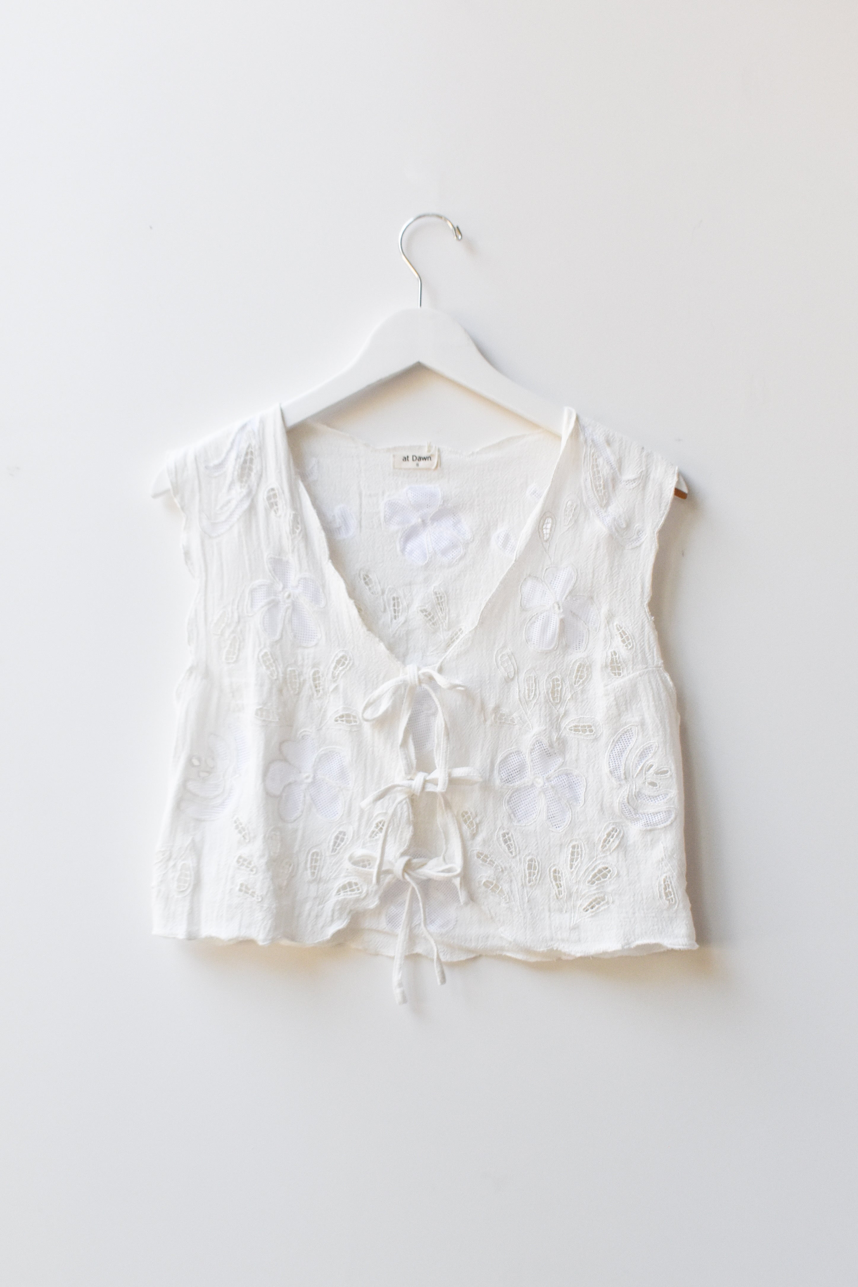Flower Lace Vest – at Dawn. O'AHU