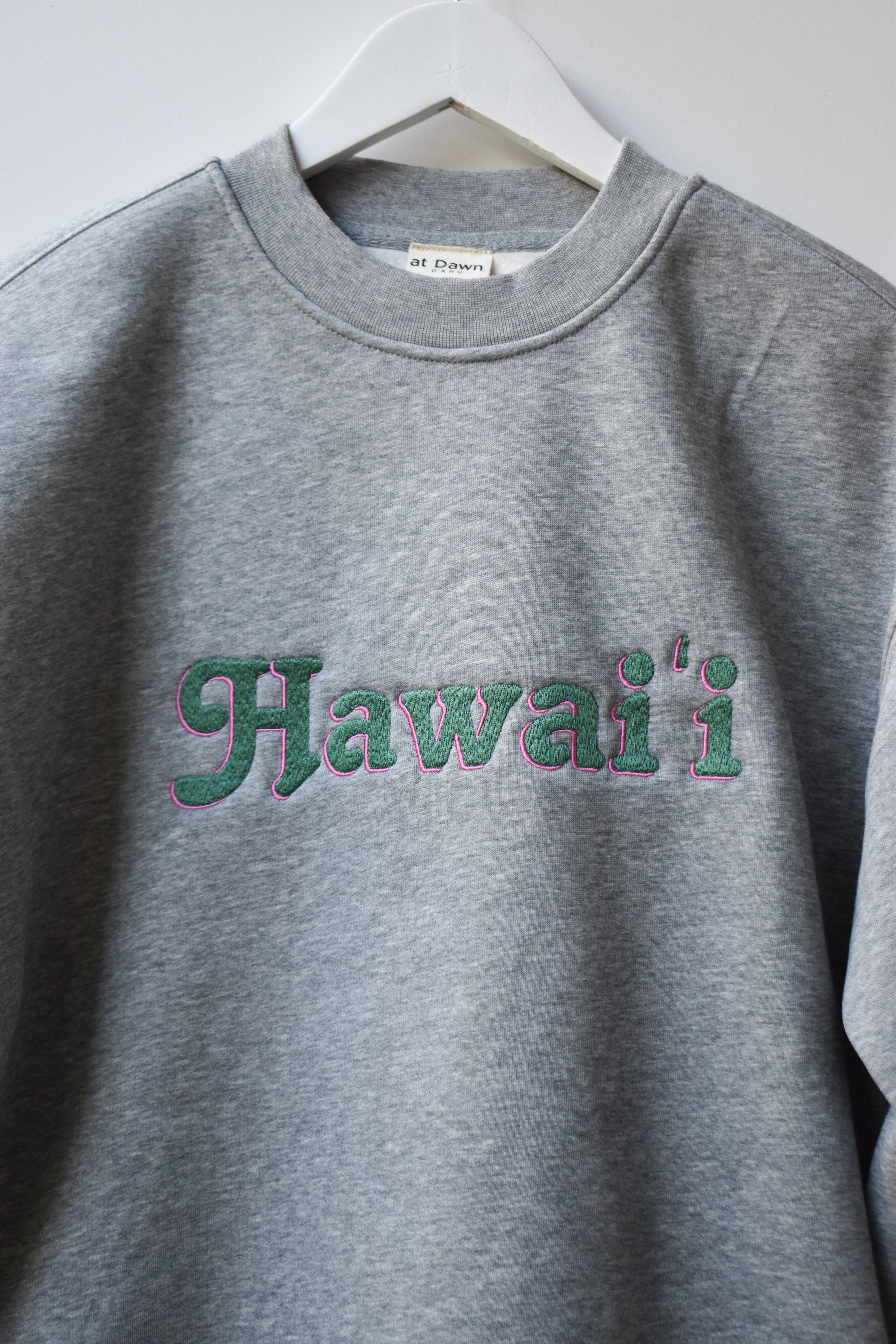 Hawaiʻi Sweatshirt – at Dawn. O'AHU