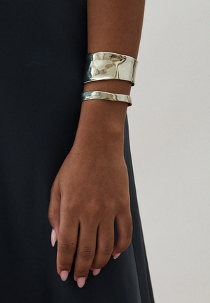 
                  
                    Milá cuff no.2
                  
                