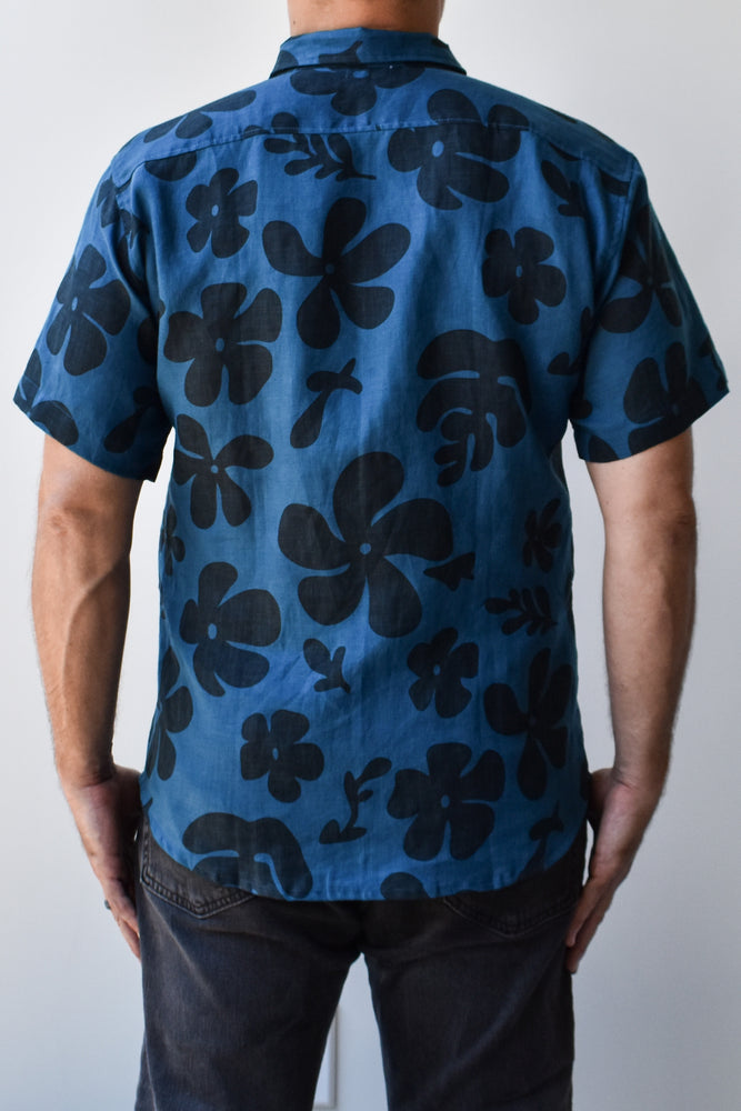 
                  
                    Men's Linen S/S Shirt - Pua Kenikeni
                  
                