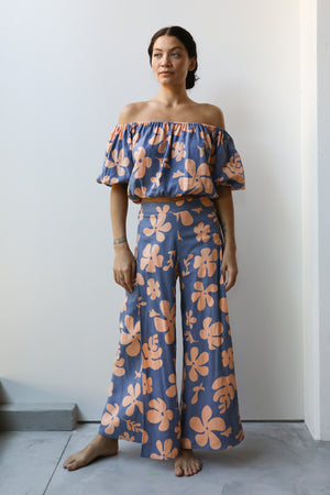 
                  
                    Cropped Top - Pua Kenikeni
                  
                